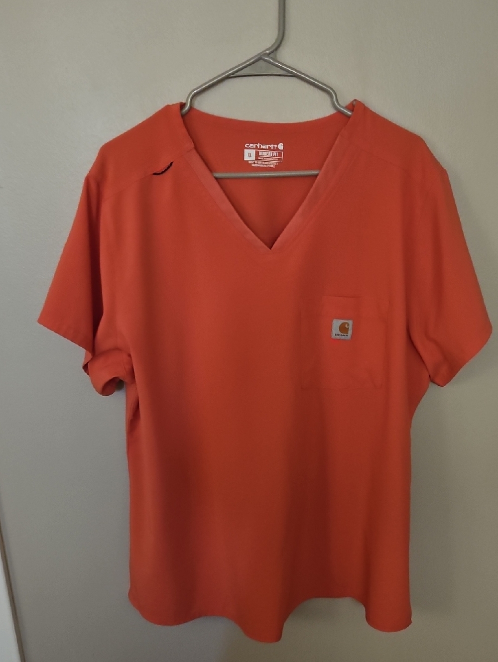 Carhartt Coral V-Neck Pocket Shirt (XL) and Jogger Pants (XL)